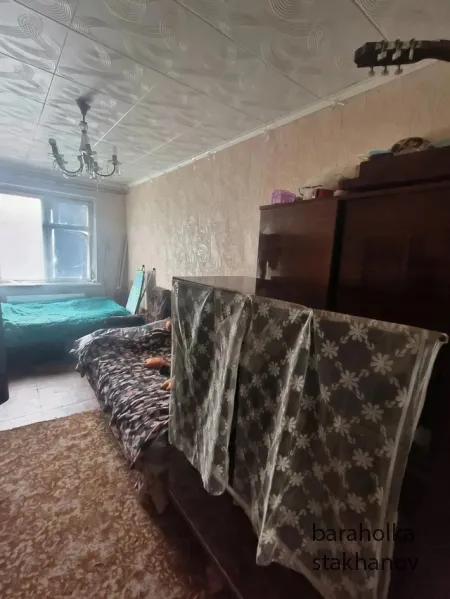 ПРОДАМ 2-КОМНАТНУЮ КВАРТИРУСТАХАНОВ